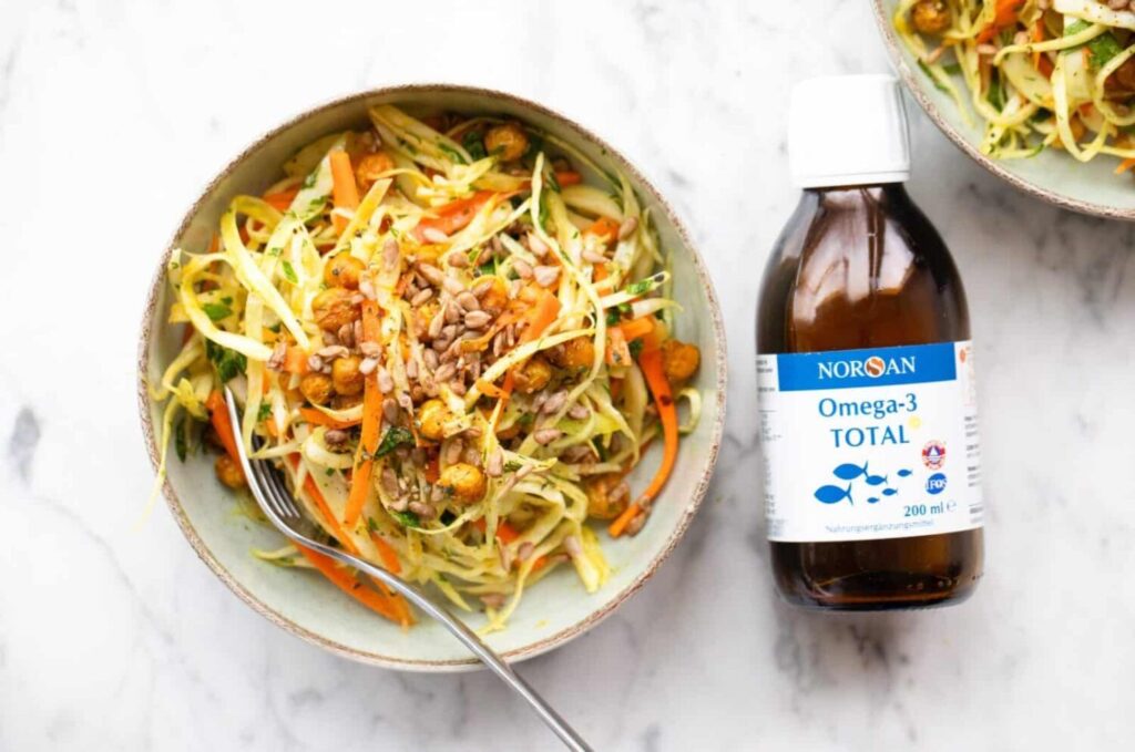 Superfood salad with NORSAN omega-3 oil